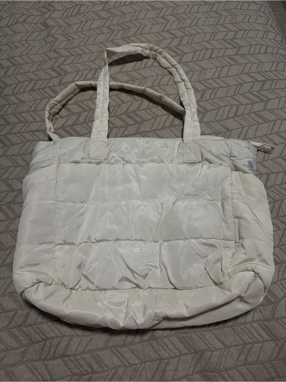 White Quilted Tote Bag - Lightweight Women's Shoulder Bag